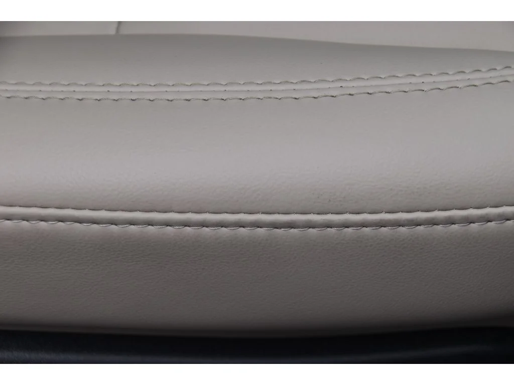 Used 2025 Infinite Black Metallic Clearcoat Lincoln Premiere image 26