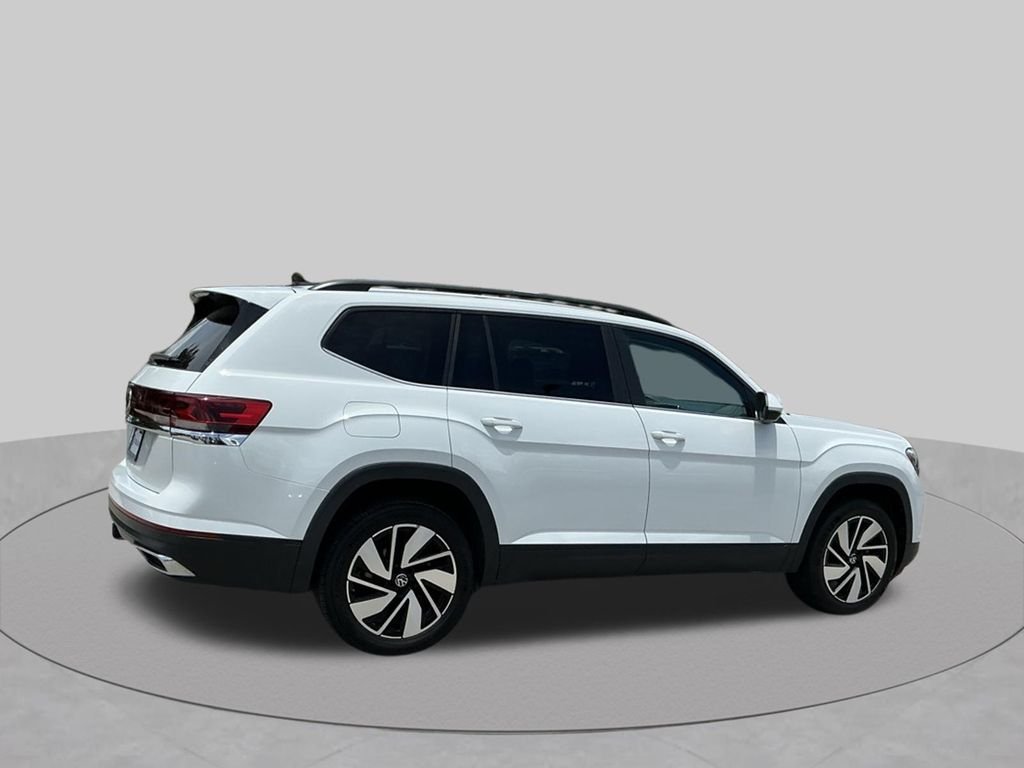 Used 2024  Volkswagen 2.0T SE w/Technology image 12