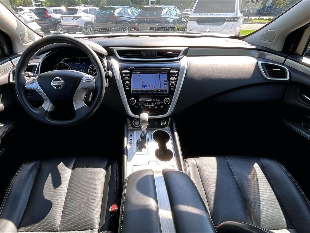 Used 2017 Silver Nissan SL image 21