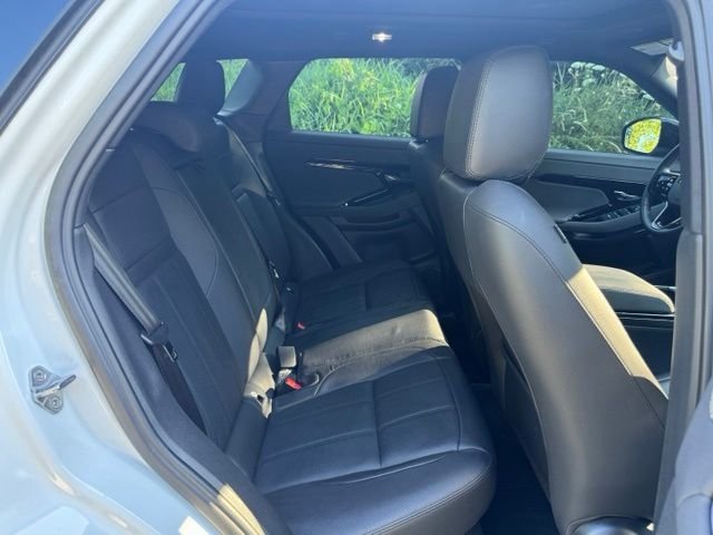 Certified Used 2024 Fuji White Land Rover Dynamic image 17