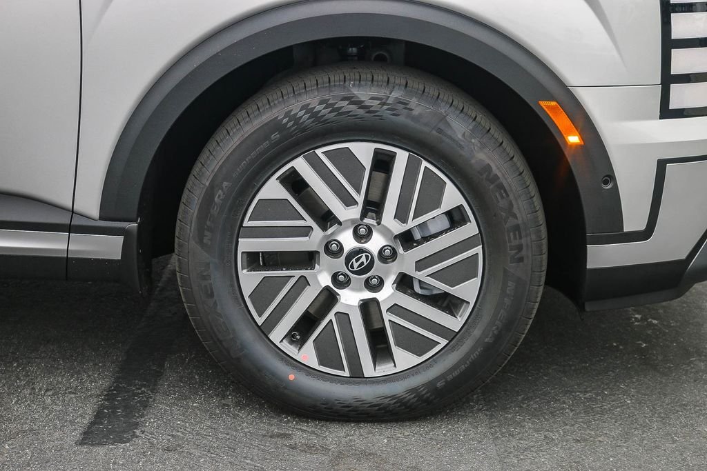 New 2026 Silver Hyundai SEL Premium image 10