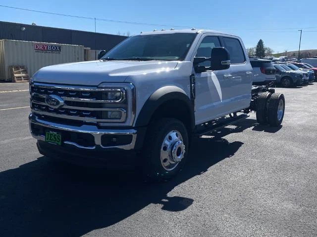 New 2026 Oxford White Ford F-450® LARIAT® image 9