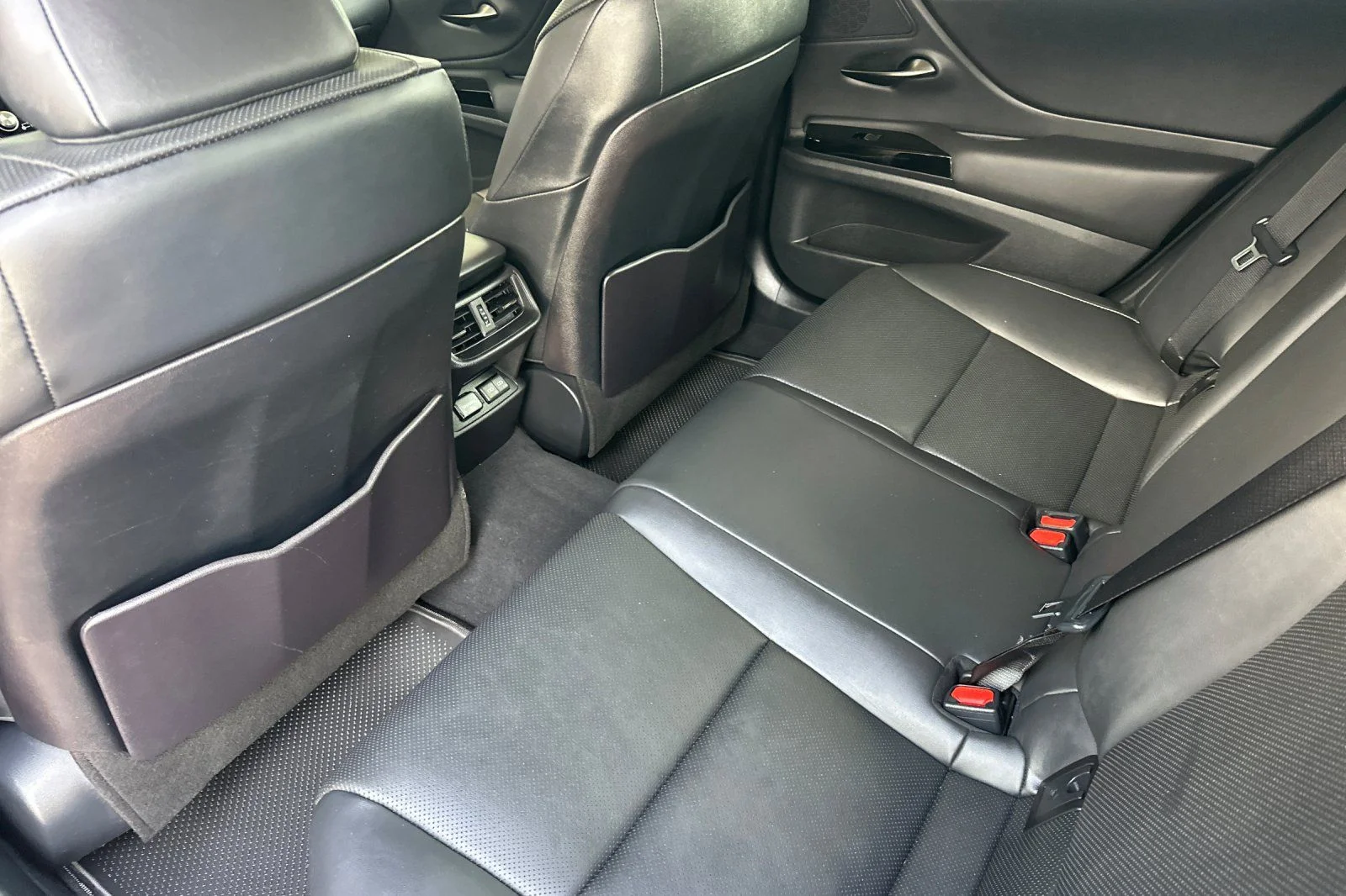 Used 2023 Gray Lexus 350 image 9