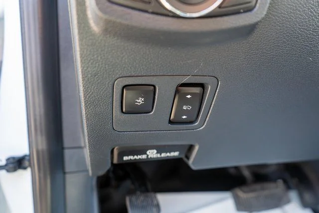 Used 2022 White Ford Lariat image 23