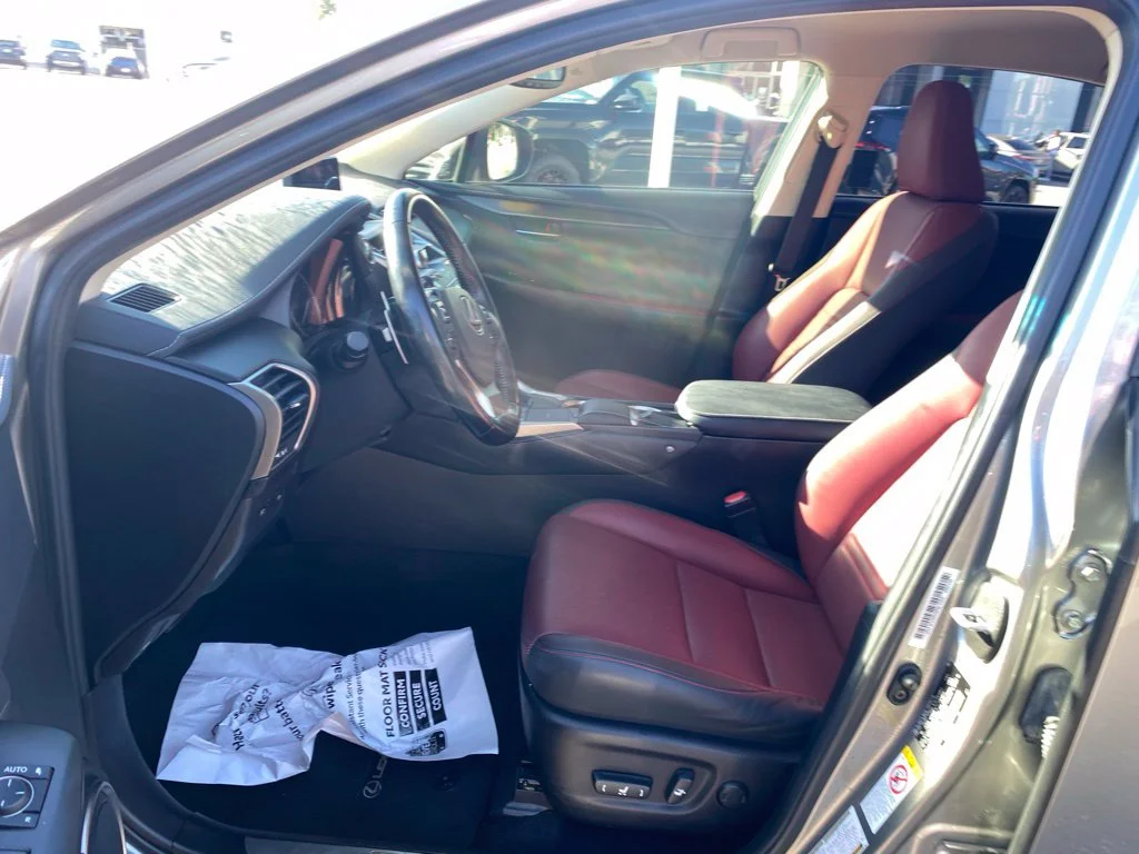Used 2019 Silver Lexus 300h image 5