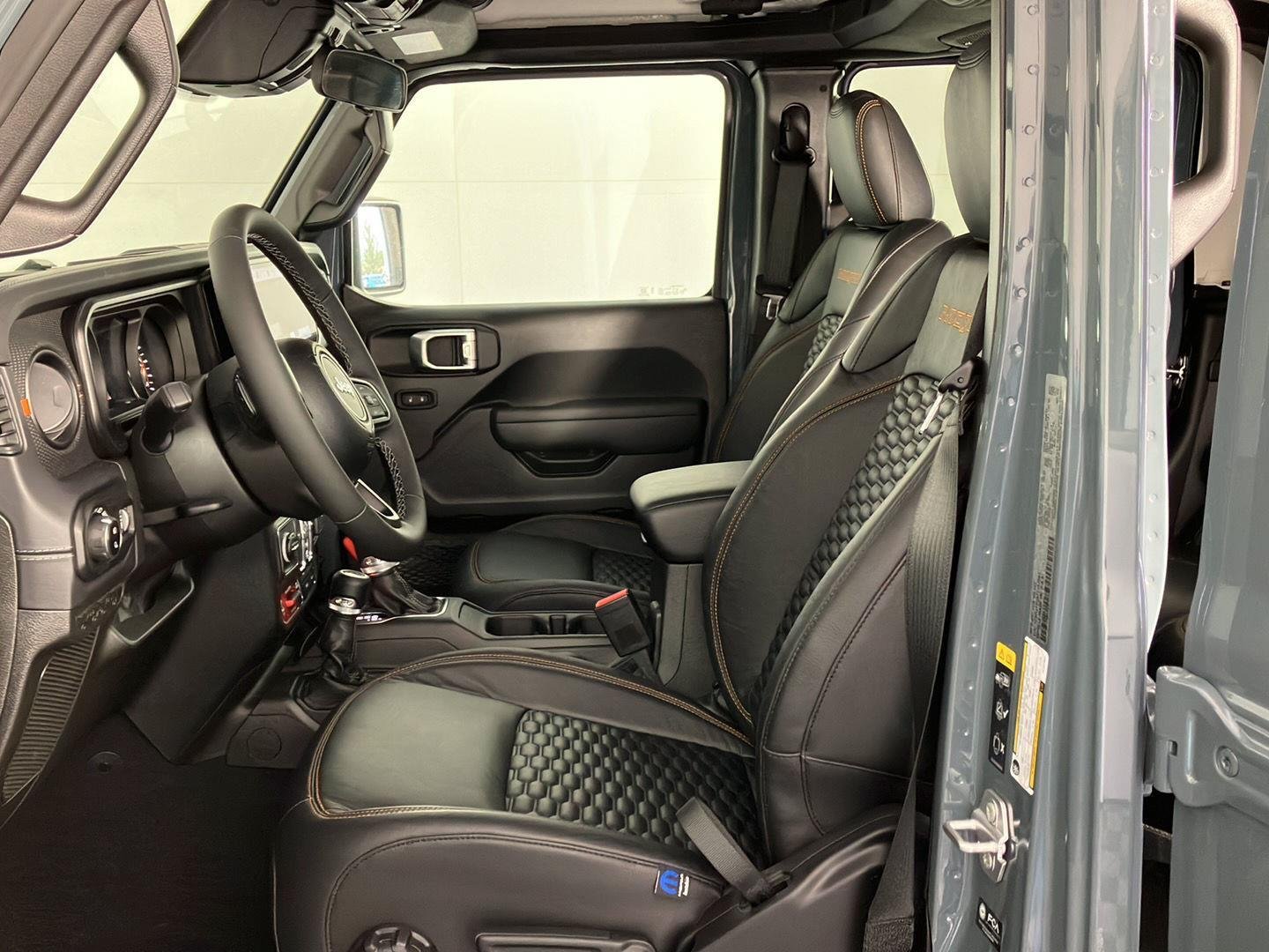 New 2026 Anvil Clear-Coat Exterior Paint Jeep Mojave image 8