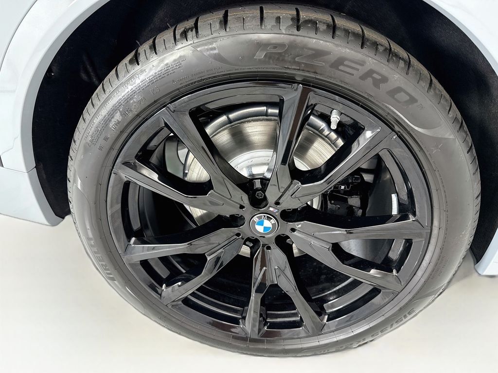 New 2027 Gray Metallic BMW xDrive40i image 33