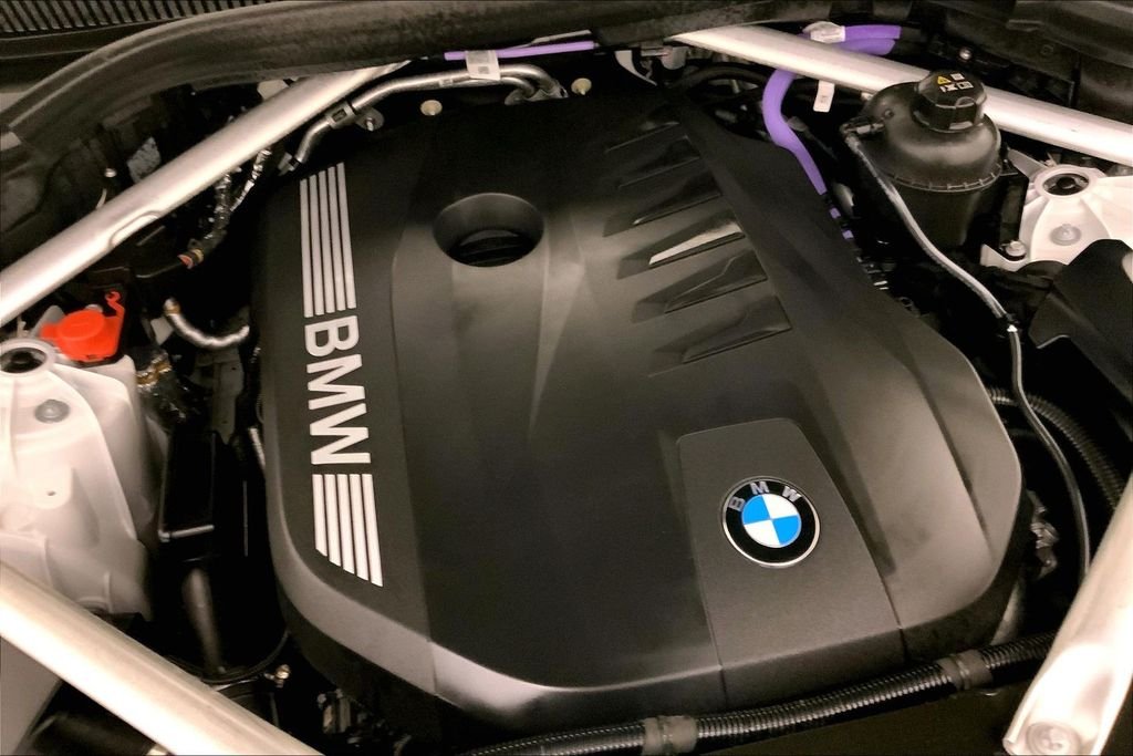 Used 2026 Mineral White Metallic BMW  image 31