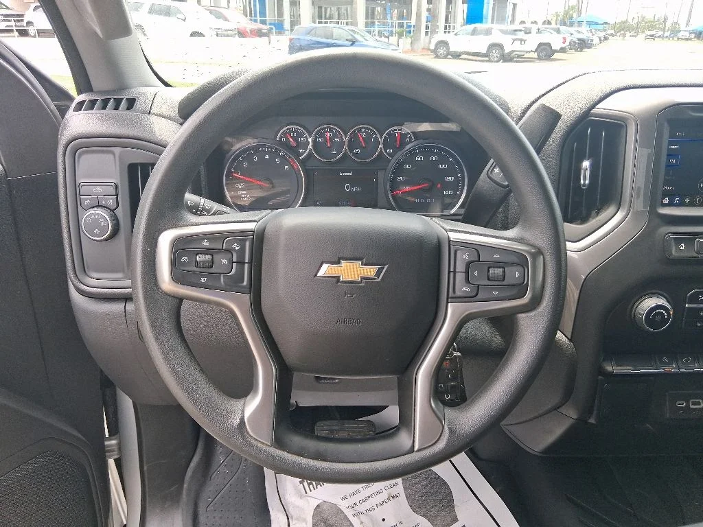 Used 2022 Silver Chevrolet Custom image 7
