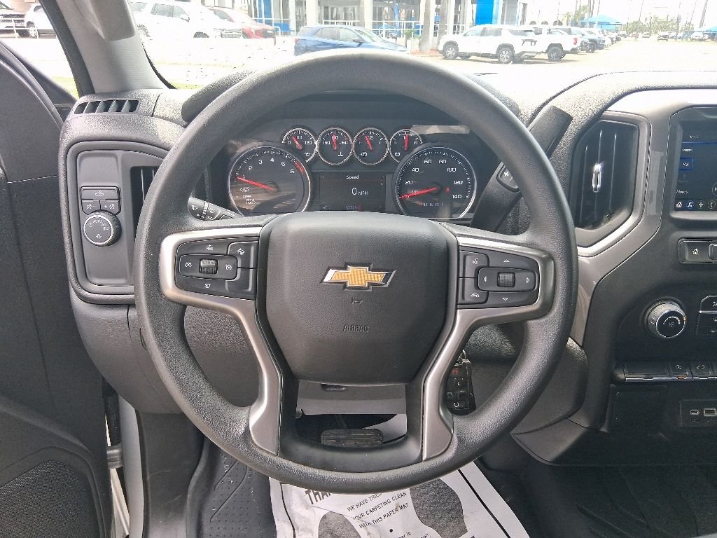 Used 2022 Silver Chevrolet Custom image 7