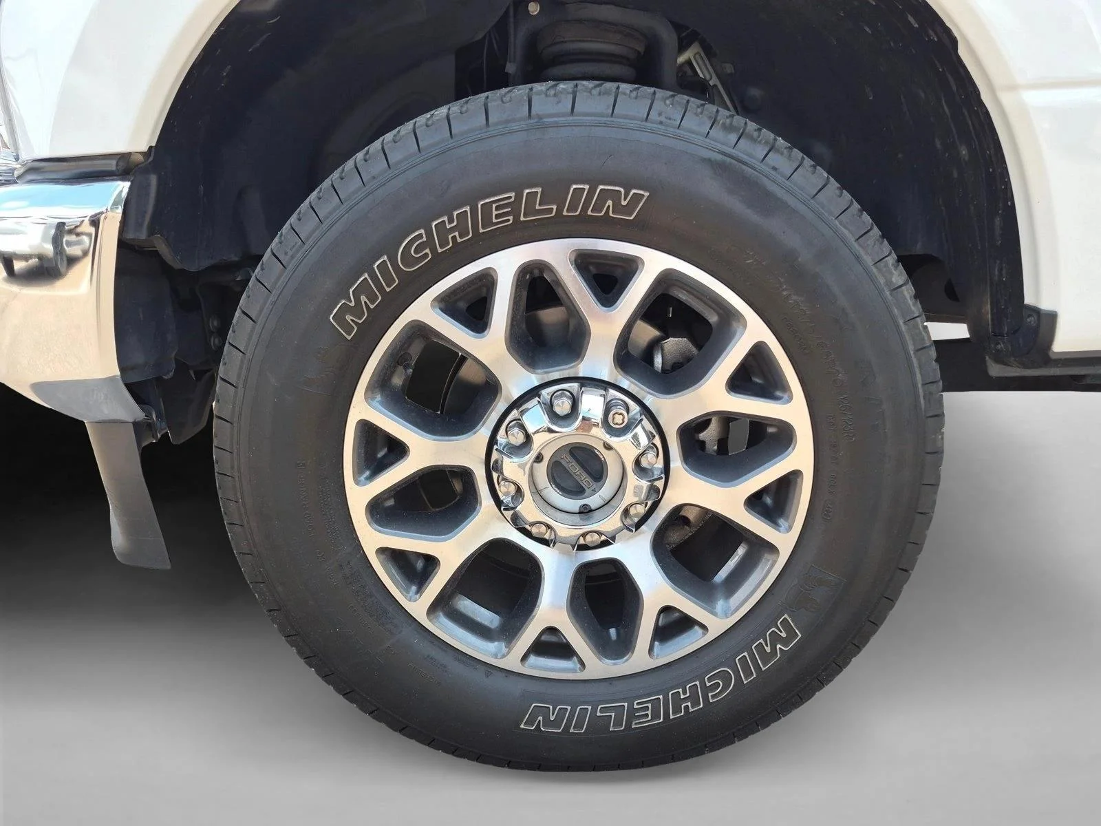 Certified Used 2022 Star White Metallic Tri-Coat Ford LARIAT image 26