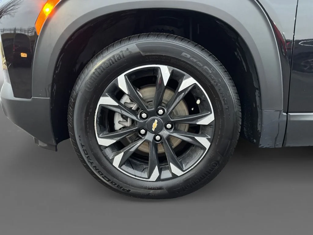 Used 2023 Mosaic Black Metallic Chevrolet LT image 14