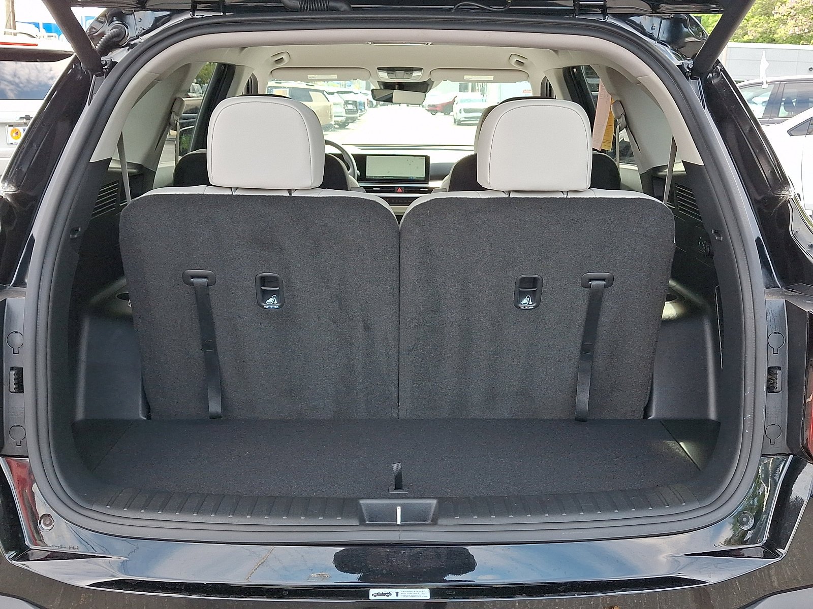 Used 2025 Aurora Black Pearl Kia EX image 21