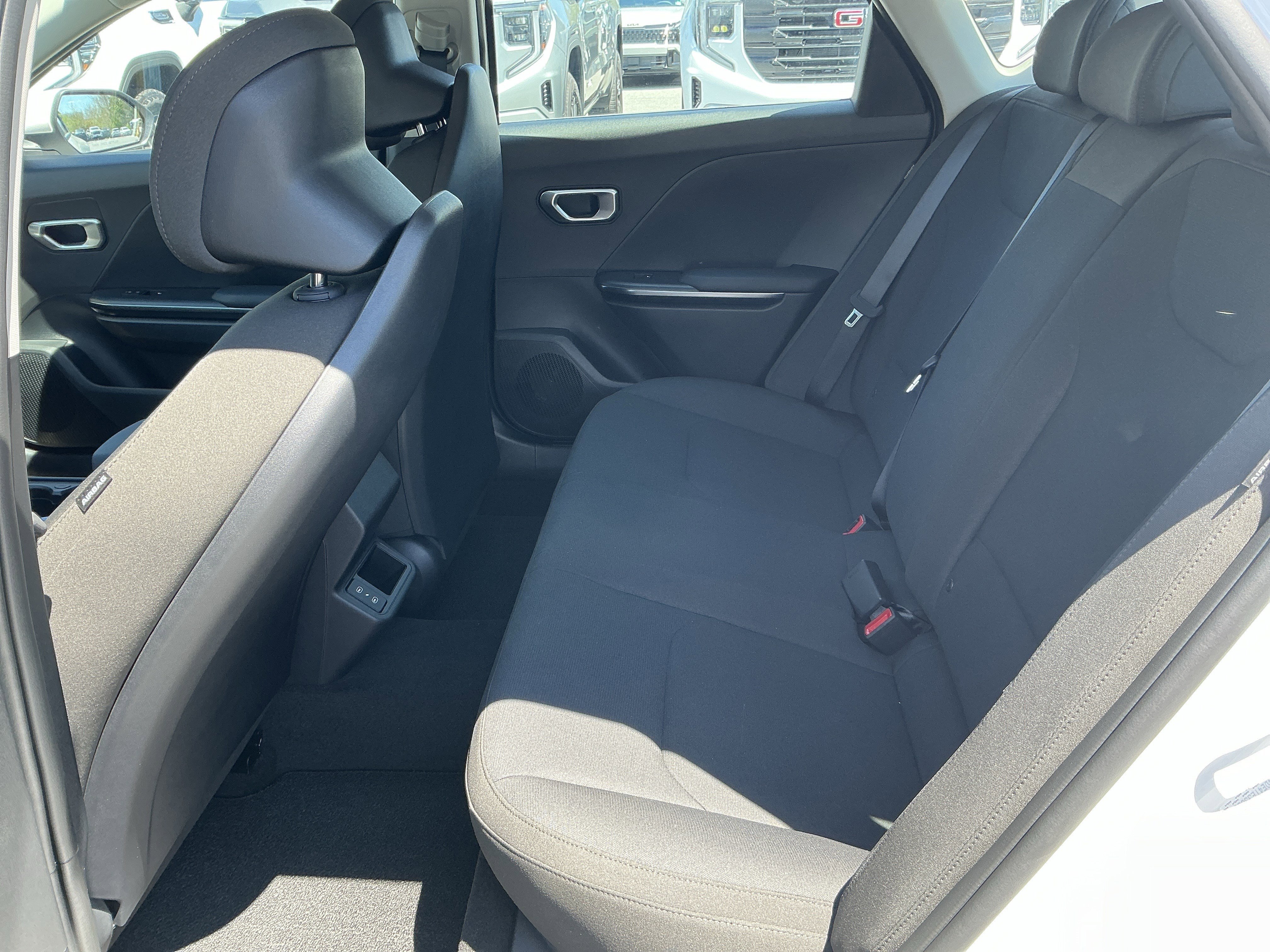 New 2026 Snow White Pearl Kia LXS image 10