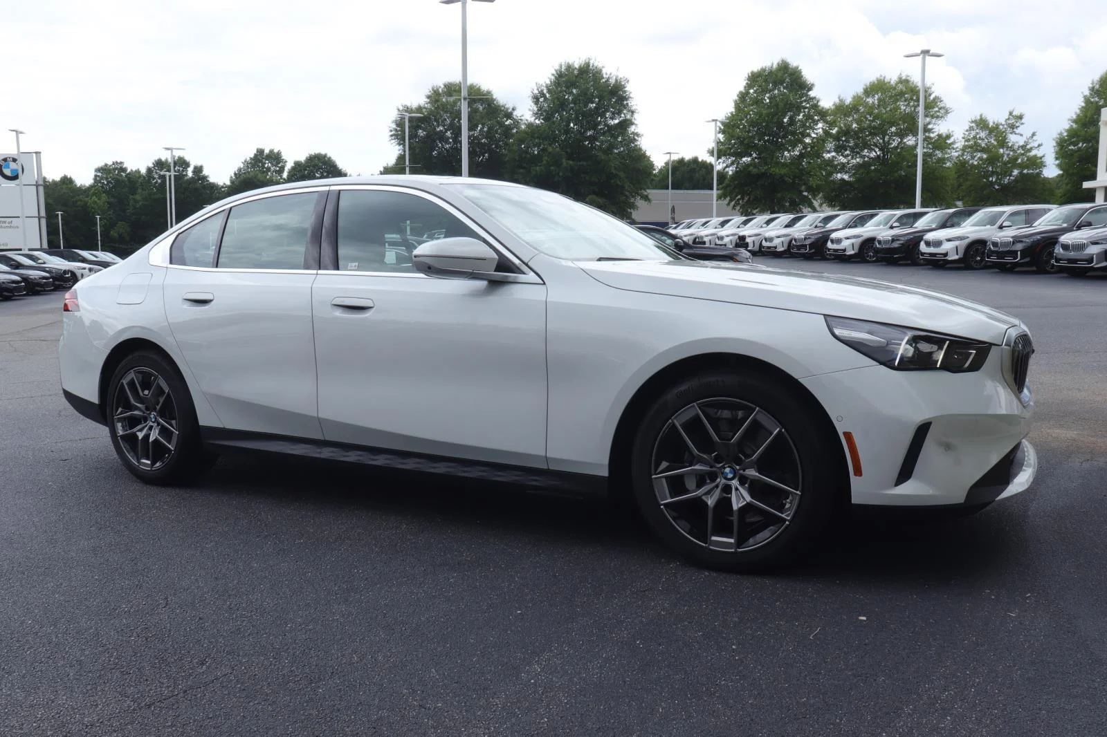 New 2027 Mineral White Metallic BMW 530i image 8