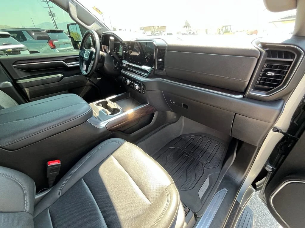 Used 2024 Sterling Metallic GMC SLT image 20