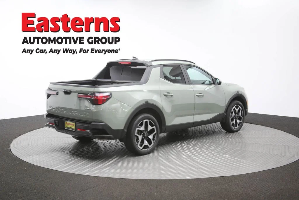Used 2022 Green Hyundai Limited image 35