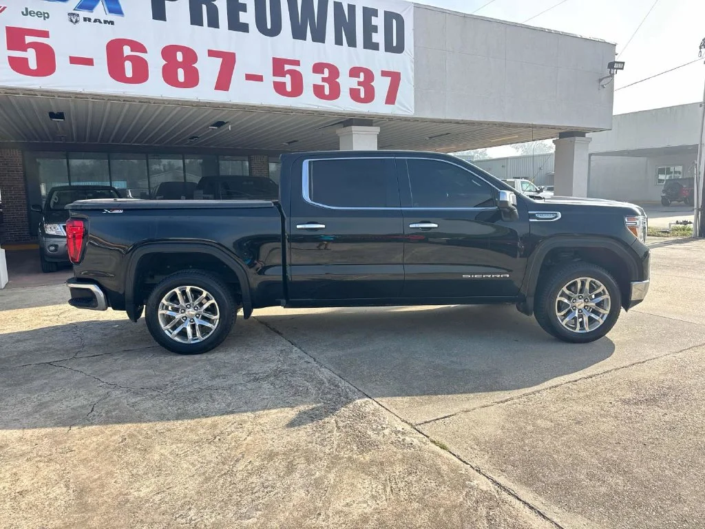 Used 2019 Black GMC SLT image 21