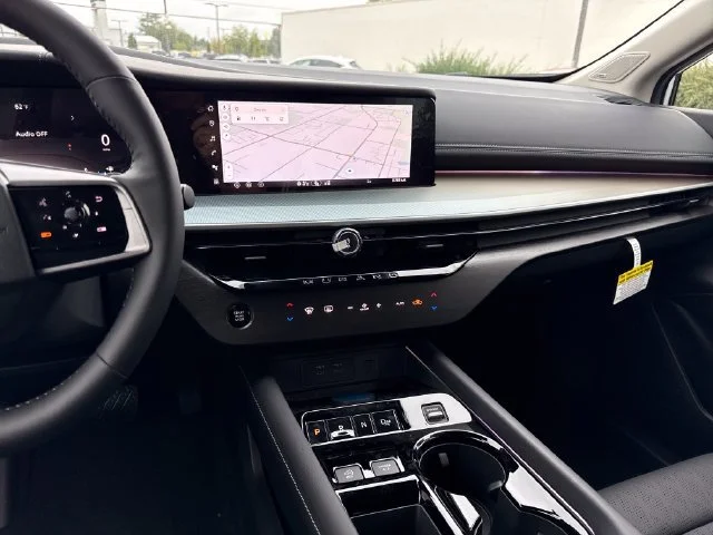 New 2026 Everest White Pearl Tricoat Nissan Platinum image 21