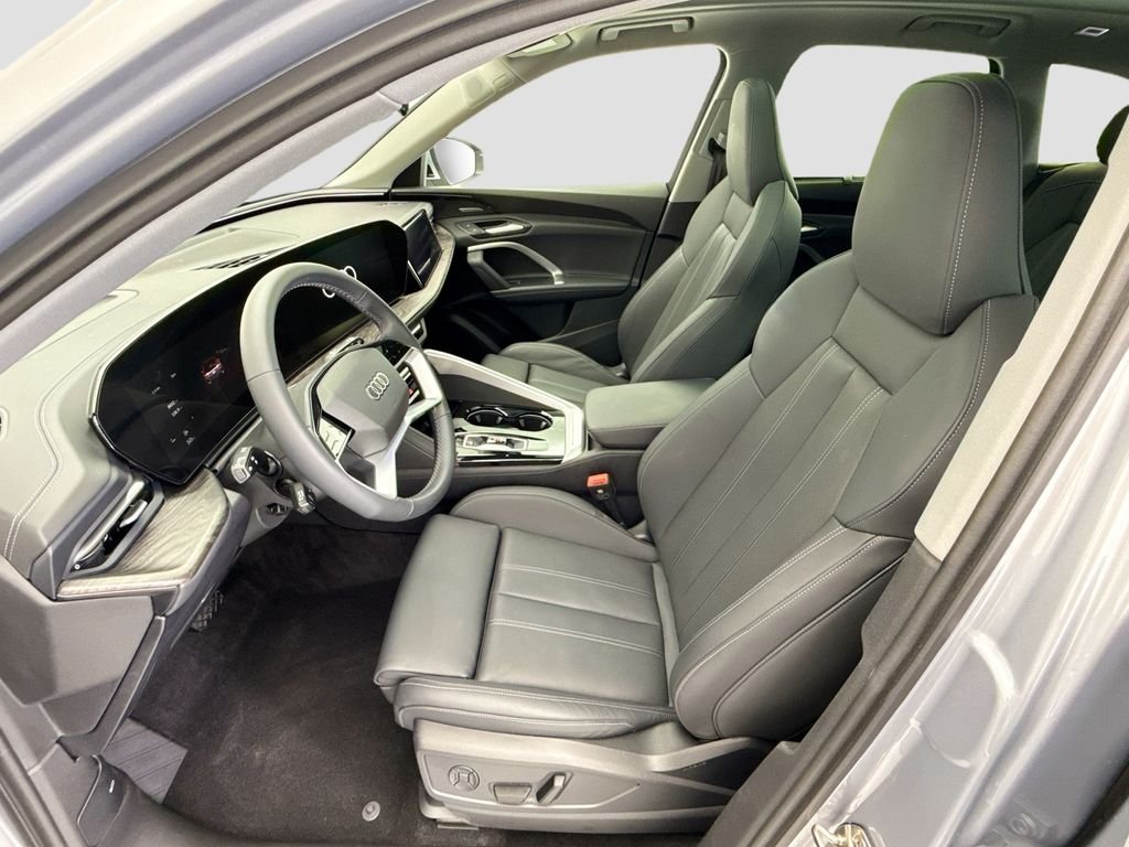 Used 2025 Florett Silver Metallic Audi 2.0T Prestige image 18