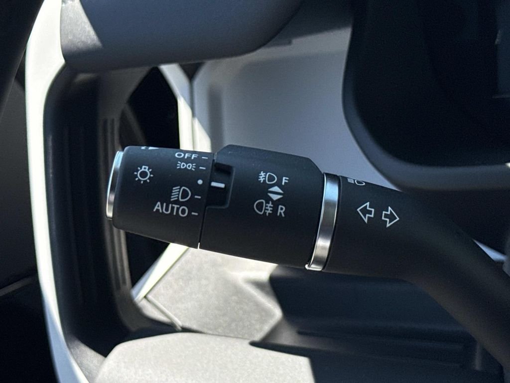 Used 2025 Black Land Rover S image 8