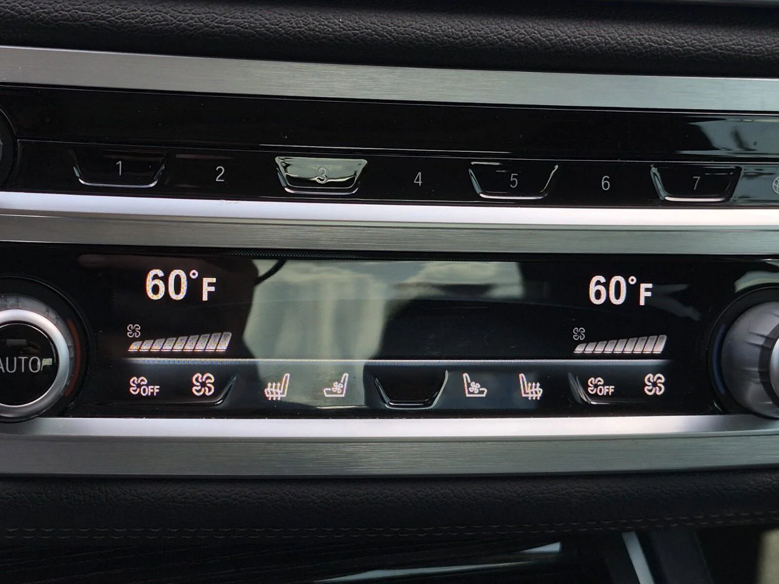 Used 2022 Black Sapphire Metallic BMW 740i image 38