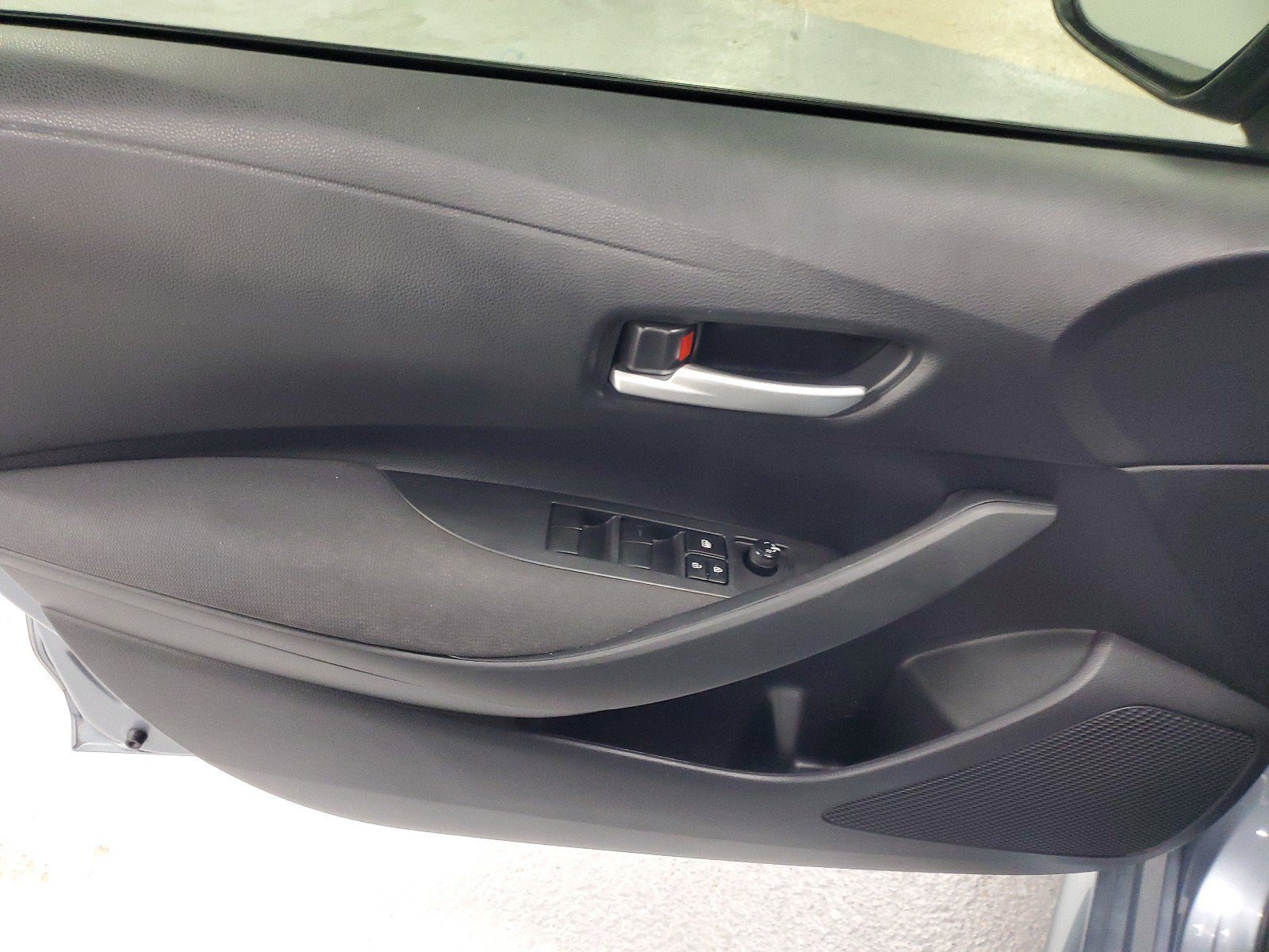 Used 2021 Celestite Toyota LE image 20
