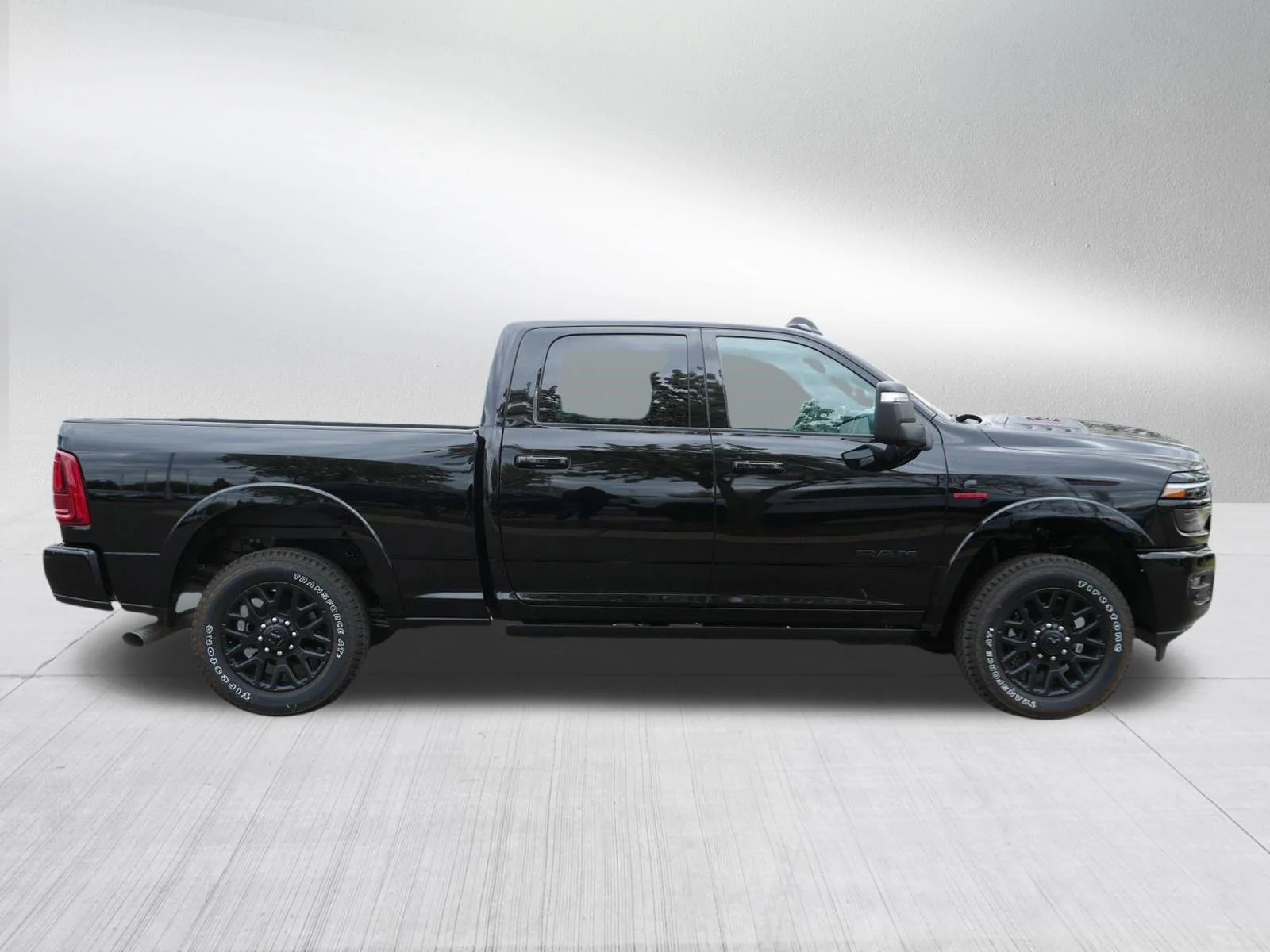 New 2026 Diamond Black Crystal Pearl-Coat Exterior Paint RAM Limited image 8