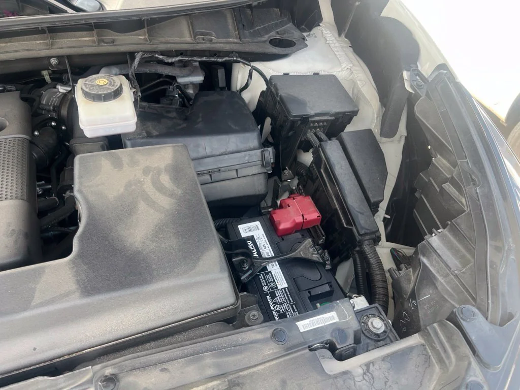 Used 2022 White Nissan SL image 15
