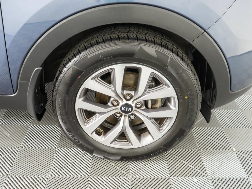 Used 2015 Blue Kia LX image 30