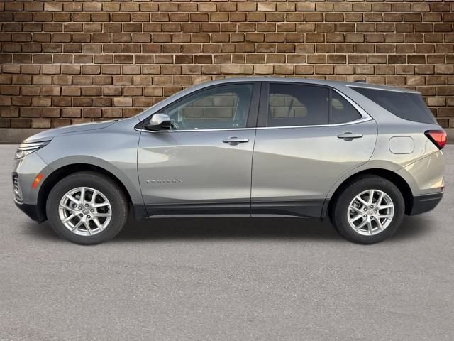 2024 Chevrolet Equinox LT photo 2