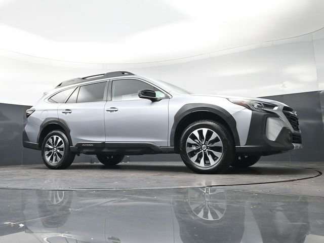 Used 2024 Ice Silver Metallic Subaru Limited image 43