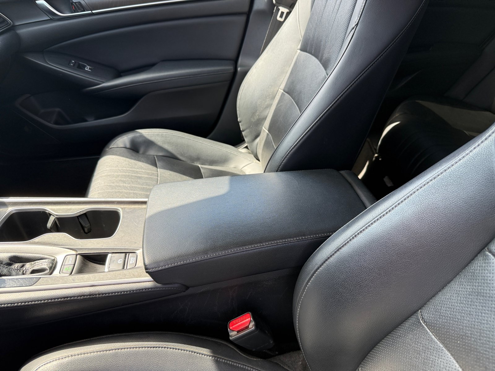 Certified Used 2018 Silver Honda Touring image 14