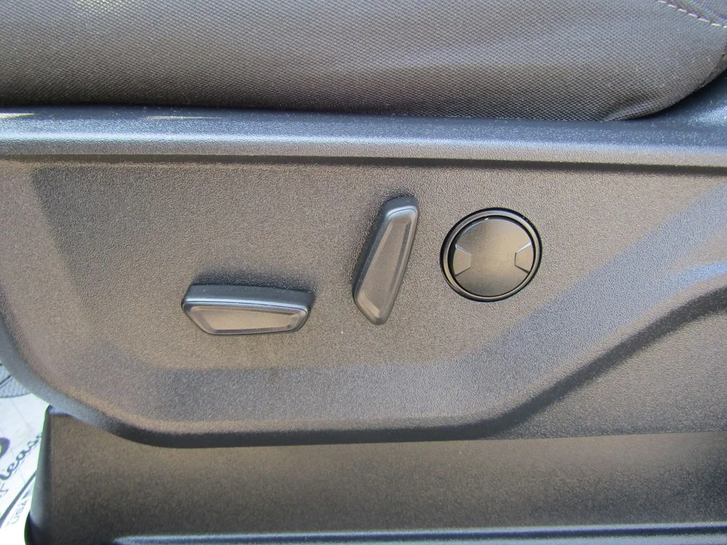 Used 2023 Agate Black Metallic Ford XLT image 16