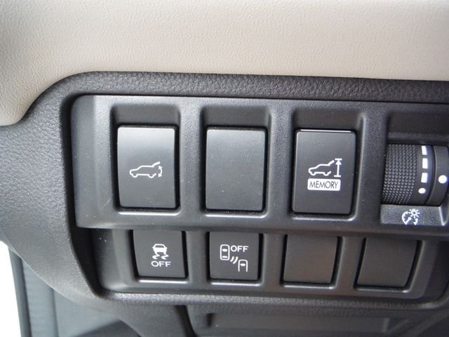 Used 2019 White Subaru Limited image 15