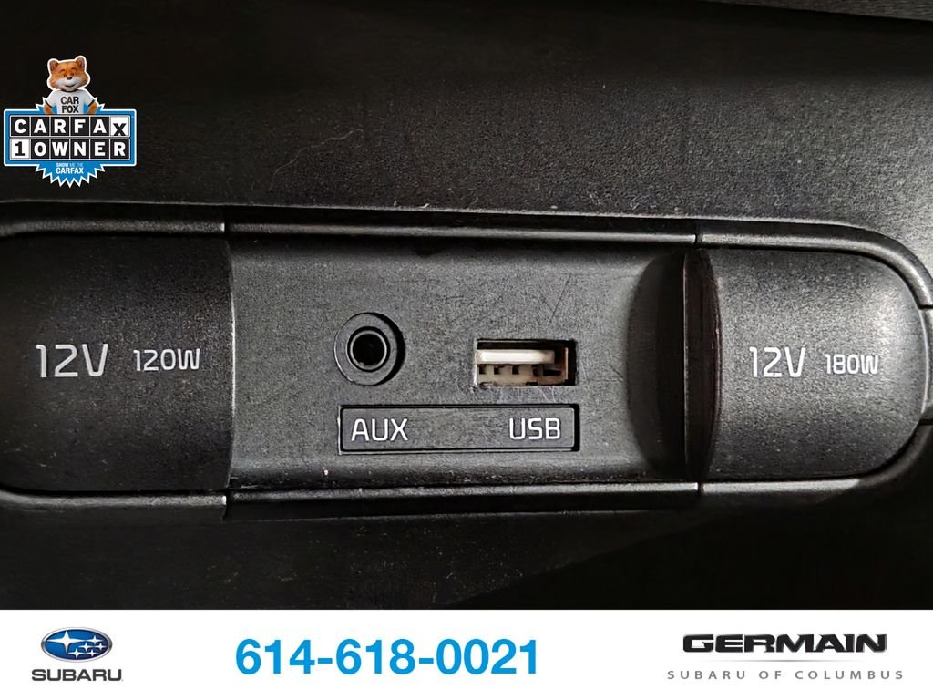 Used 2017 White Kia Base image 28