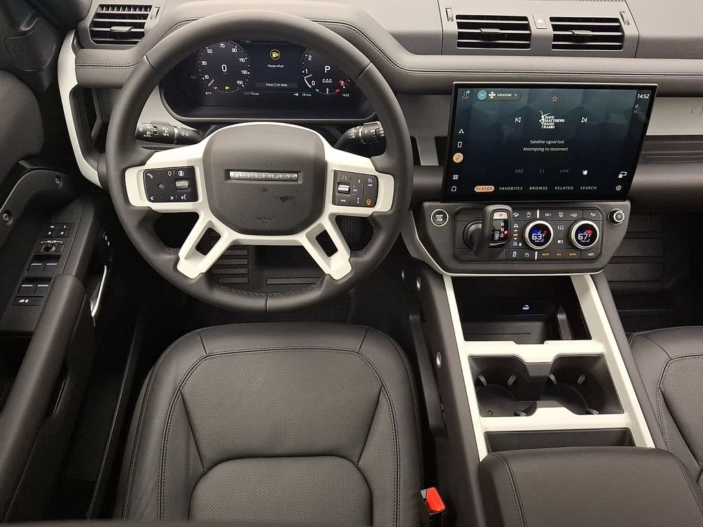 New 2026 Santorini Black Land Rover X-Dynamic SE image 7