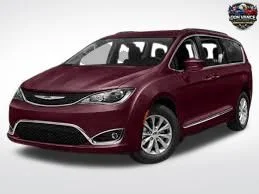 2019 Chrysler Pacifica Touring Plus's photo