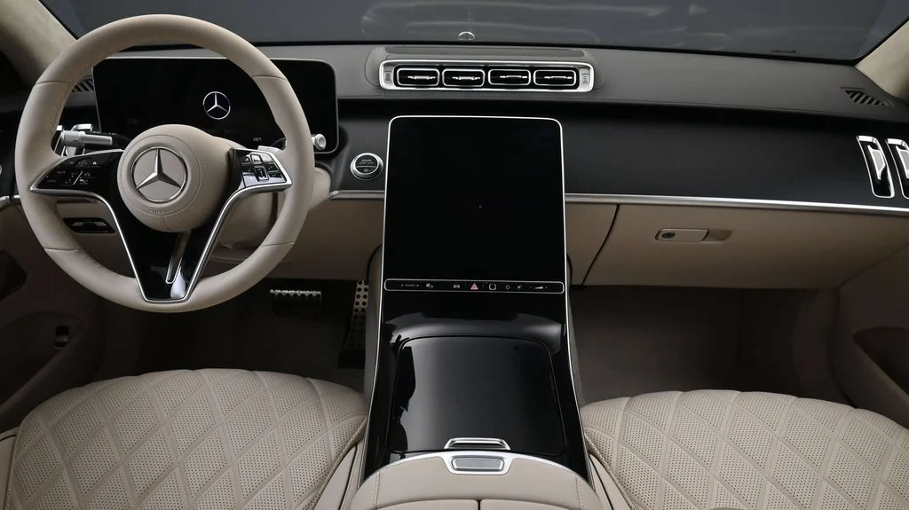 Used 2025 Blue Mercedes-Benz S 580 image 4