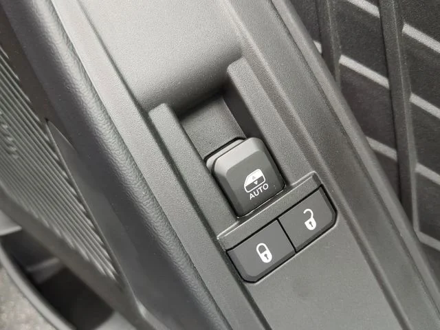 New 2026 Diamond Black Crystal Pearlcoat Dodge R/T Scat Pack image 39