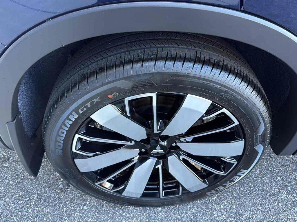 2026 Mitsubishi Outlander SE - Photo 13
