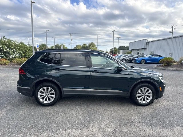 Used 2018 Green Volkswagen 2.0T SE image 4