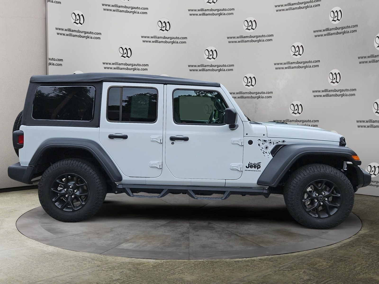 Used 2024 White Jeep Sport S image 6