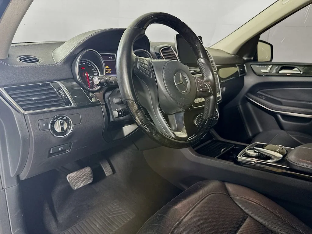 Used 2018 Gray Mercedes-Benz GLS 550 image 9