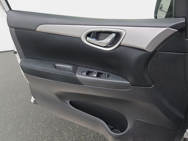 Used 2015 White Nissan S image 25