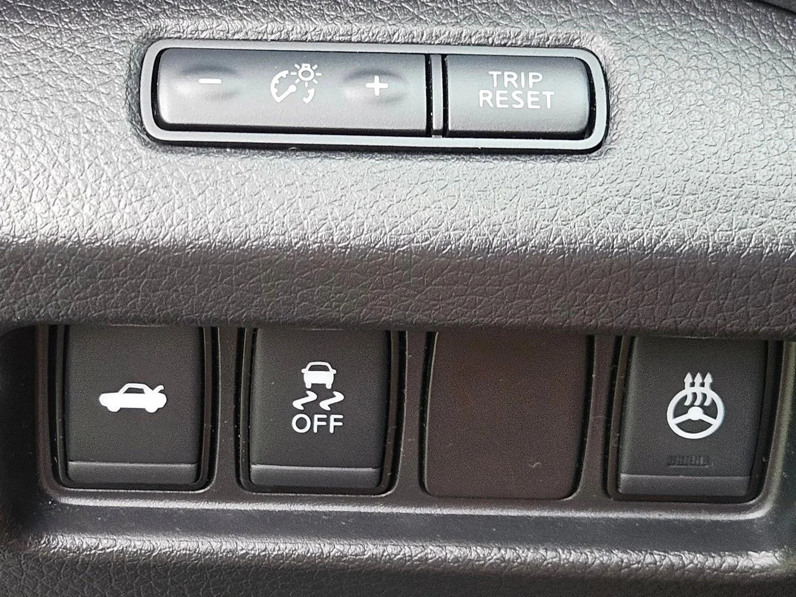 Used 2018 Gun Metallic Nissan 2.5 SL image 8