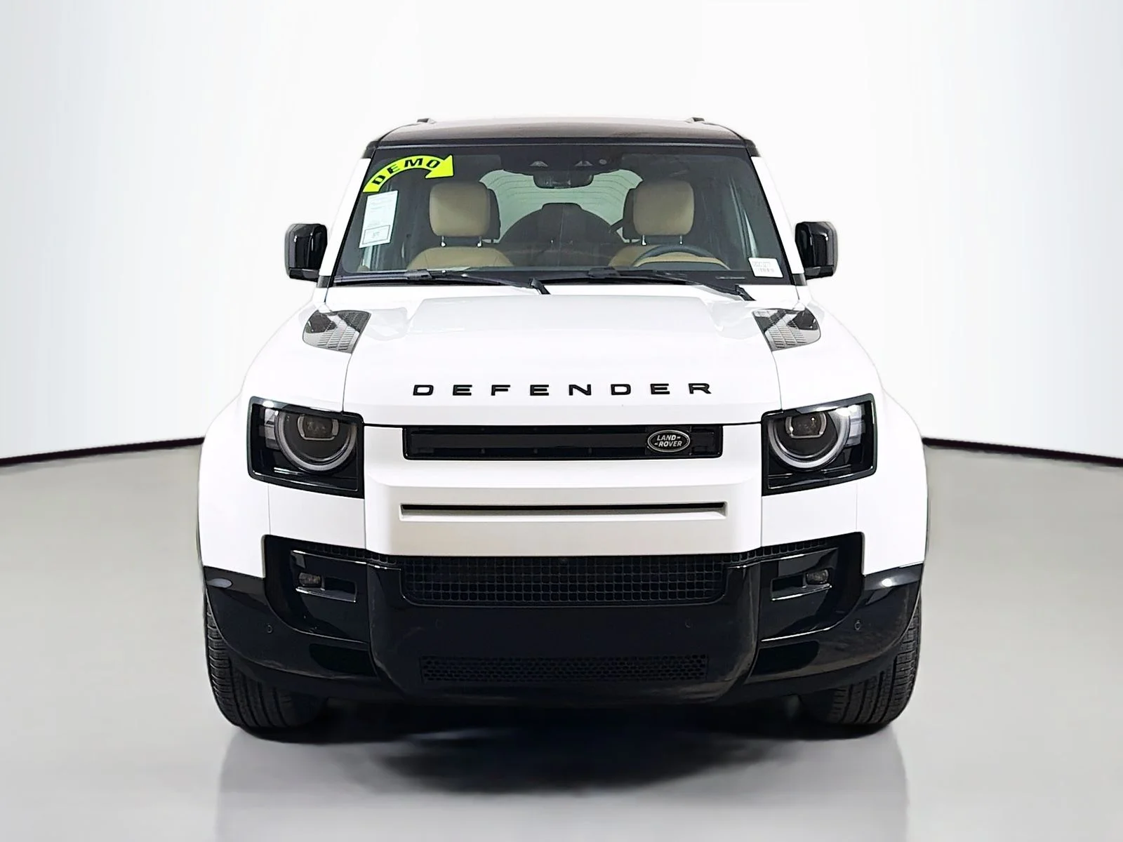 Used 2026 Fuji White Land Rover X-Dynamic SE image 8
