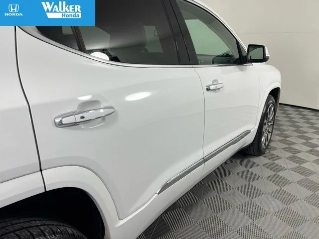 Used 2023 White GMC Denali image 11