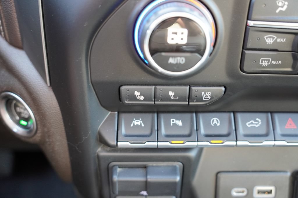 2019 Chevrolet Silverado 1500 LTZ - Photo 8