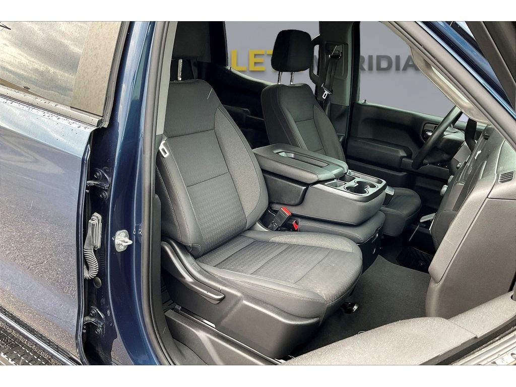 Used 2022 Northsky Blue Metallic Chevrolet Custom image 6
